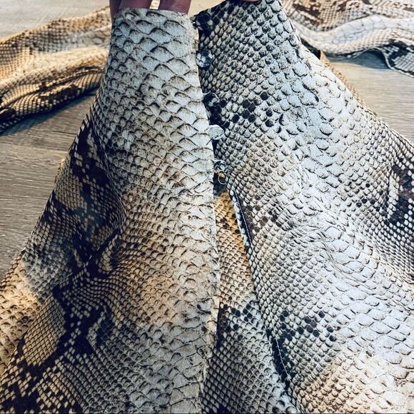 Zara python Cape Sleeve Blouse - Picture 14 of 16